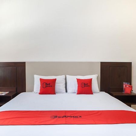 Reddoorz Plus Near Mall Roxy Banyuwangi المظهر الخارجي الصورة